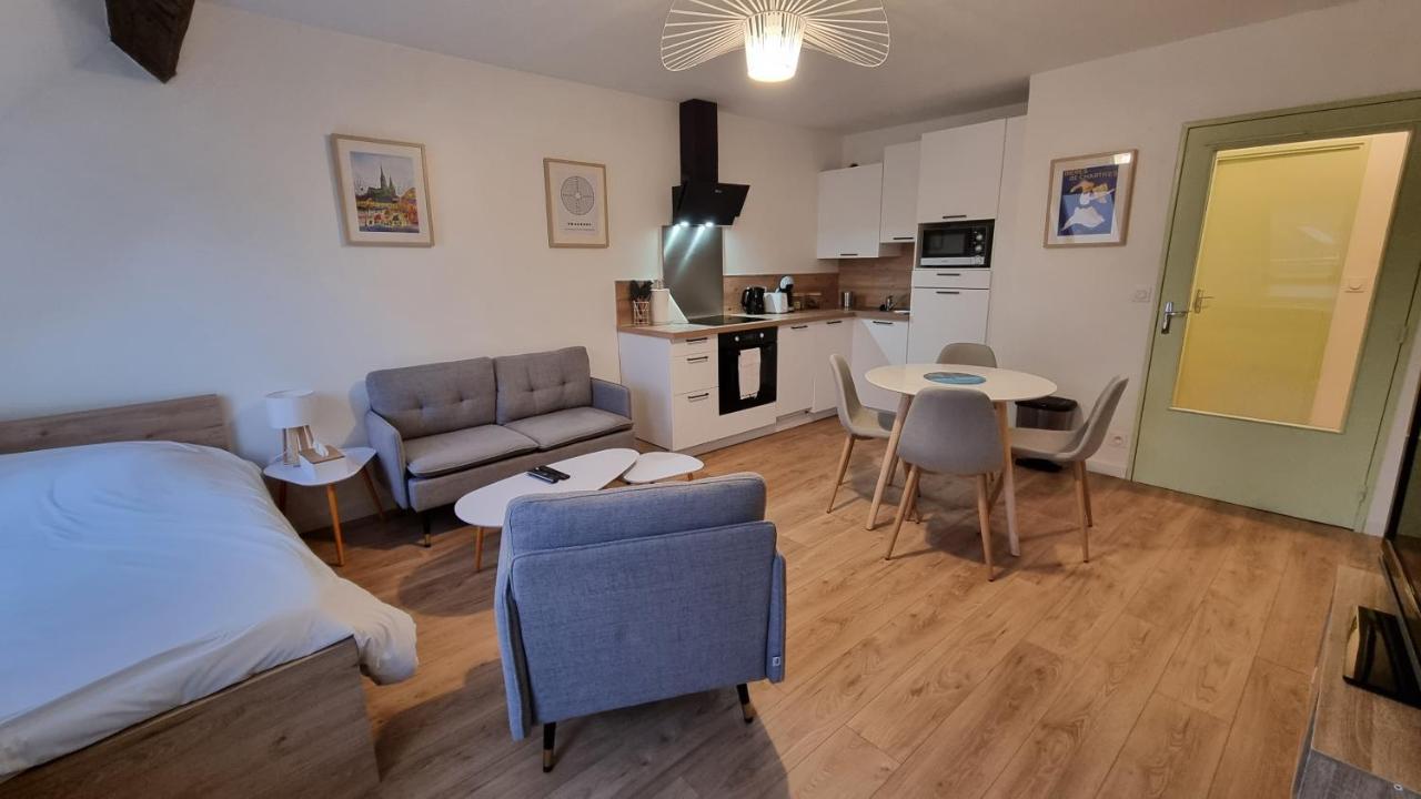 Studio Babylone - Parking & Wifi Chartres Esterno foto